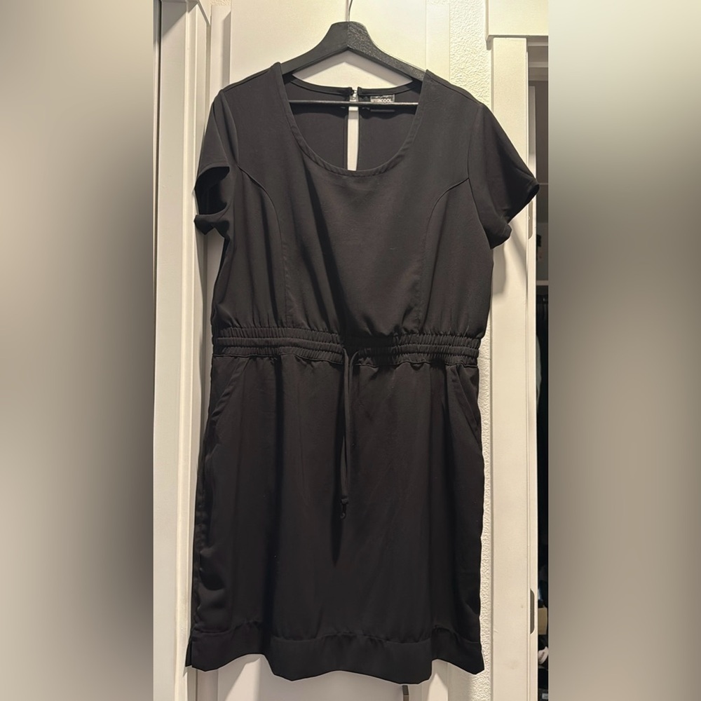 Black Short Sleeve Dress Large